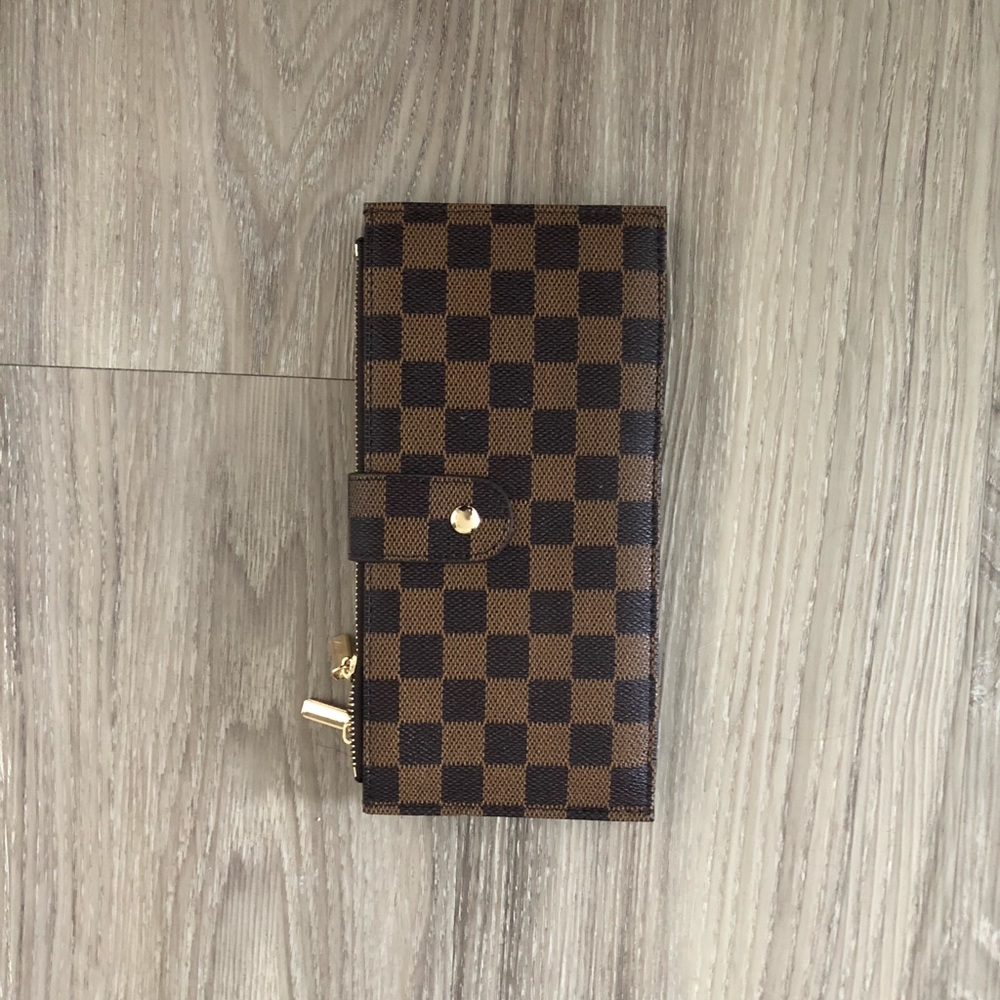 Daisy Rose wallet